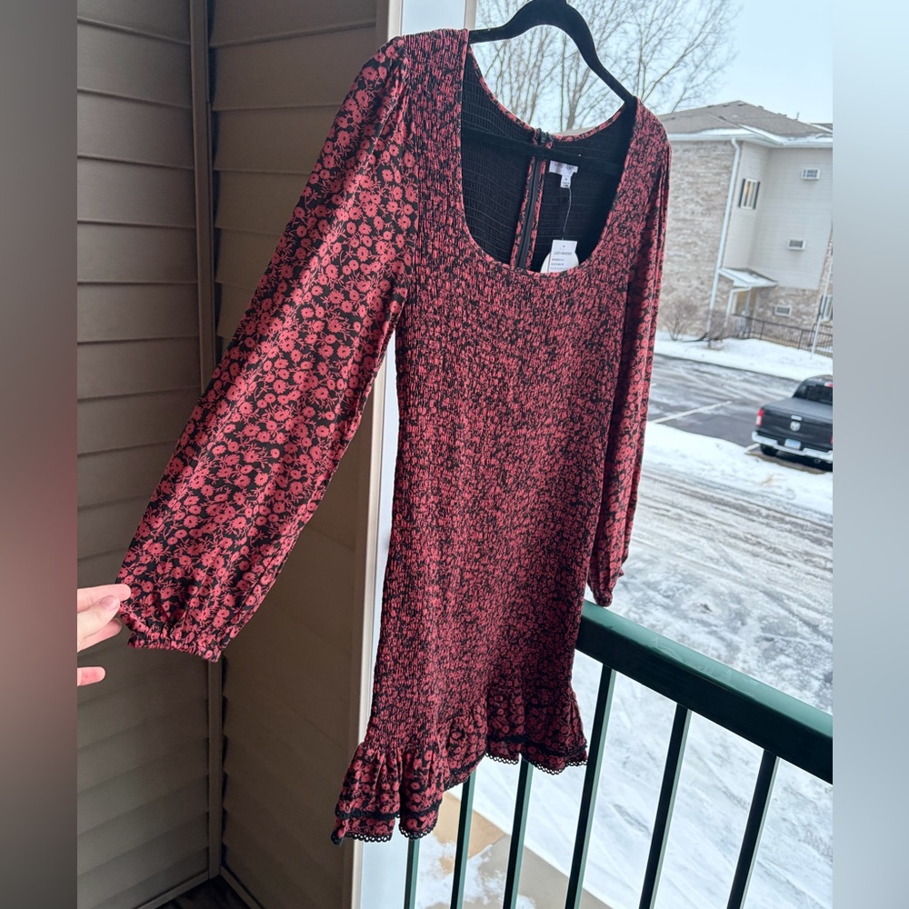 🆕🌹Lost+Wander Black Mauve Floral Smocked Mini Dress Long Sleeve Ruffle Hem SizeM - Picture 5 of 16